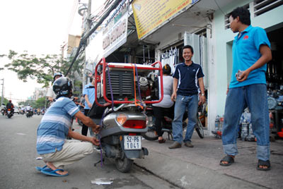 Thiệt hại lớn vì mất điện đột ngột - 6