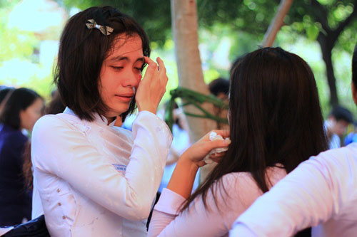 Mẹ khóc cùng con ngày chia tay mái trường - 10