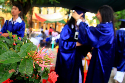 Mẹ khóc cùng con ngày chia tay mái trường - 8