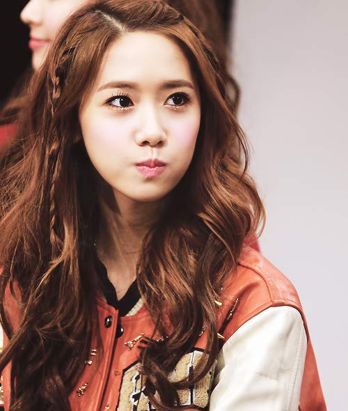 Yoona và bí quyết tạo sóng tóc hớp hồn - 1