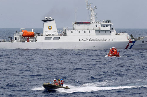 Đài Loan điều cảnh sát biển hộ tống tàu cá - 1