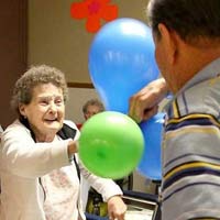 Giáo dục - du học - Tốt nghiệp ĐH, cụ bà 85 tuổi có ngay việc làm