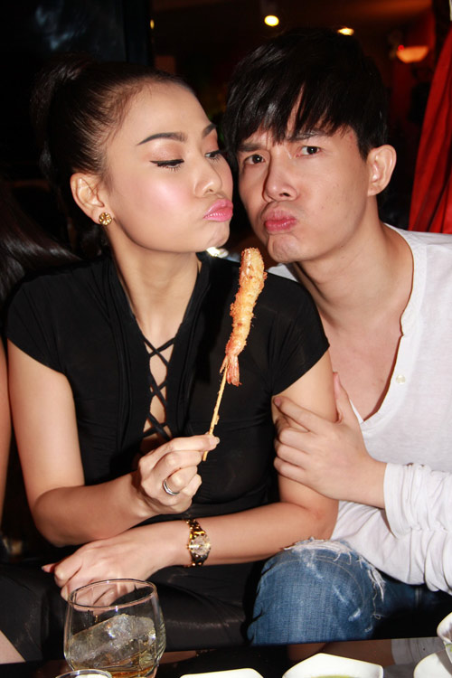 Thu Minh quậy tưng bên các CĐHH - 5