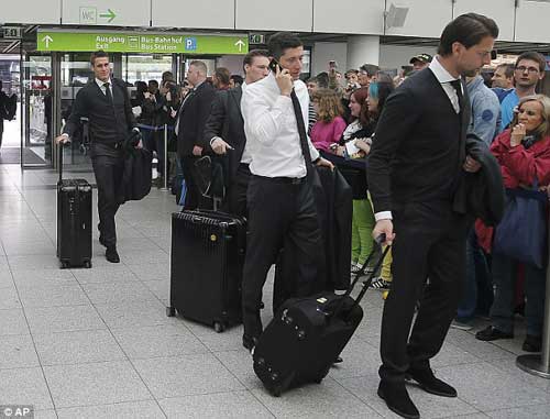 Dortmund và Bayern đã đến London - 2