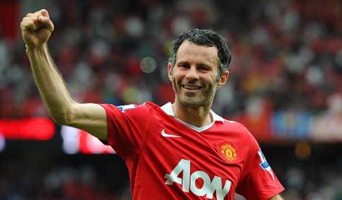 Ryan Giggs lại làm cầu nối ở MU - 1