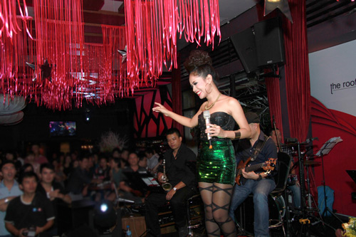 Tràm - Quyên say sưa kể chuyện tình - 8