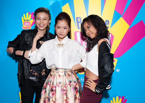 Đông Nhi xinh như búp bê - 4