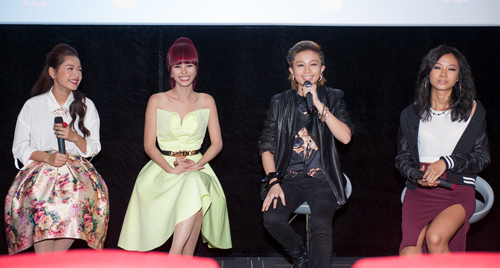 Đông Nhi xinh như búp bê - 7