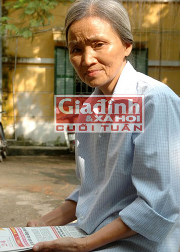 16 năm đẩy xe lăn theo con đi học - 2