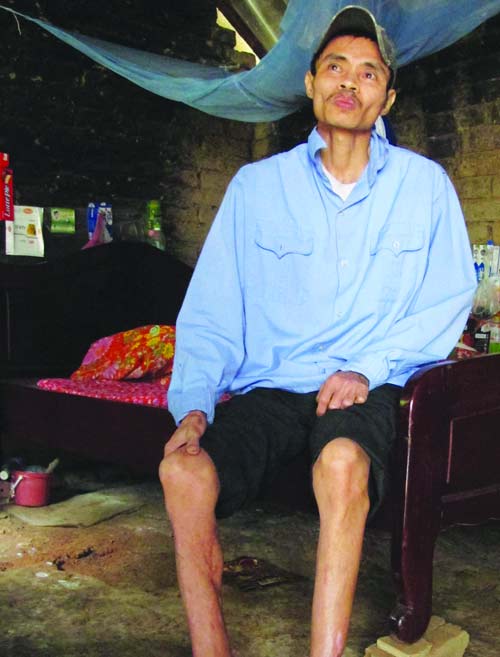 Vì sao phải lăn xả đi cứu “người điên”? - 3