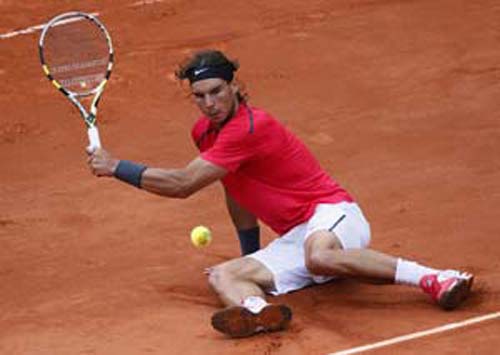 Nadal sợ không khí lạnh tại Paris - 1