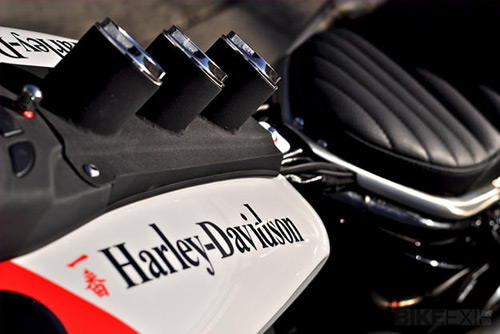 Harley-Davidson Cross Bones – Gã khổng lồ dữ tợn - 4