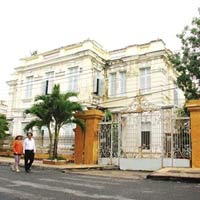 Tin tức trong ngày - Công tử Bạc Liêu: Xài hết 5 tấn vàng?