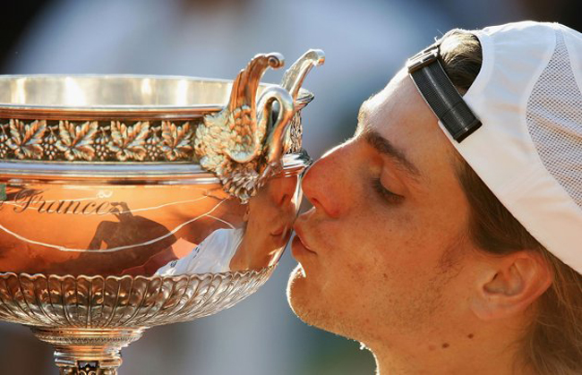 5. Ứng cử viên khác tại Roland Garros?
Roland Garros cũng từng có những kết cục không thể lường trước, giống như nhà vô địch Gaston Gaudio năm 2004, và bây giờ sẽ là ai? Thiếu Andy Murray ở Roland Garros nhưng “Big 3” Federer, Nadal và Djokovic tính từ Roland Garros 2005 đã thâu tóm tới 30 trong số 32 Grand Slam gần nhất. Hai danh hiệu còn lại thuộc về Juan Martin del Potro tại US Open 2009 và Murray tại US Open 2012 nhưng thật đáng tiếc (và trùng hợp) khi cả hai đều bỏ lỡ Roland Garros 2013 vì chấn thương.