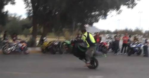 Top clip hài: Nhiều ống thì sống, 1 ống thì chết - 5