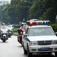 Tin tức trong ngày - "Không có chuyện xe biển xanh hộ tống Nick"