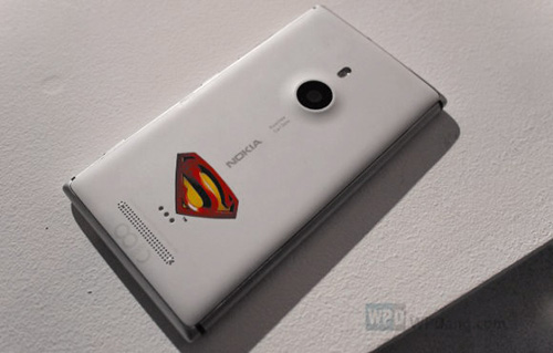 Lumia 925 Superman sắp ra mắt - 1