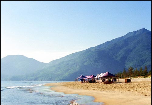 Những bãi biển hút khách của Việt Nam (P1) - 7