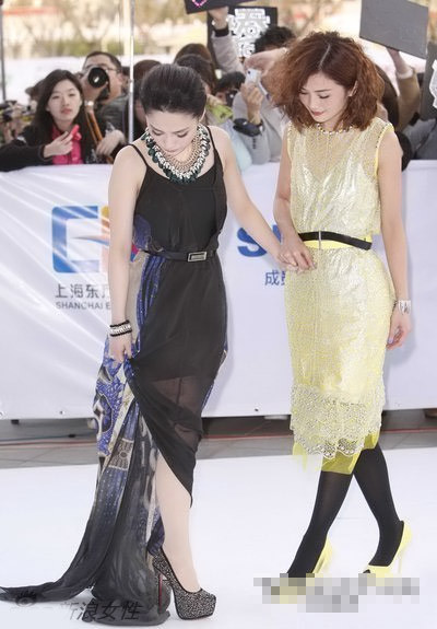 Mỹ nhân Cbiz khổ sở vì váy lượt thượt - 14