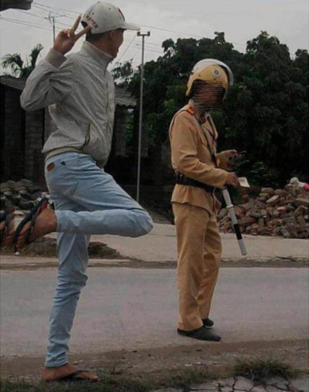 10 hình ảnh vui về cảnh sát giao thông - 5