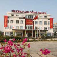 Giáo dục - du học - Sinh viên hoang mang vì… nghỉ hè sớm