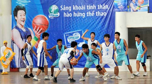 Hào hứng giải bóng rổ U17 Quốc gia 2013 - 1