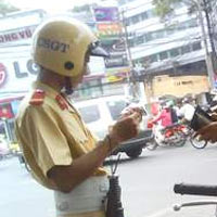 Pháp luật - Lĩnh án tù vì giả danh CSGT, chặn xe lấy tiền