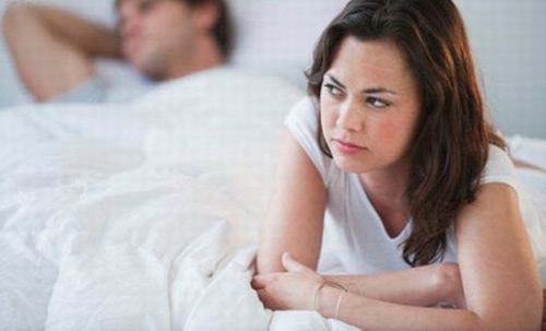 Vì sao đàn ông cố chịu đựng khi “yêu” - 1