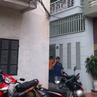 Pháp luật - Bà mẹ vừa sinh con 17 ngày bị đâm chết