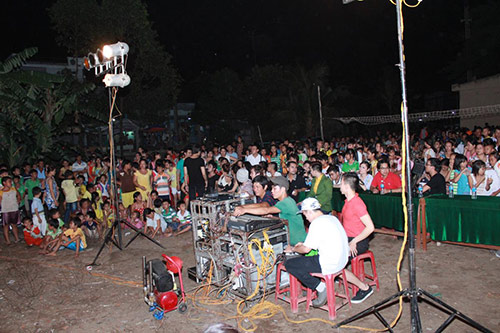 Duyên Anh chiều khán giả miền Tây - 18