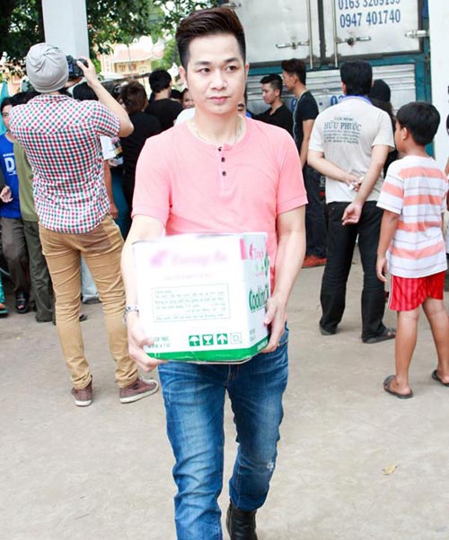 Duyên Anh chiều khán giả miền Tây - 17