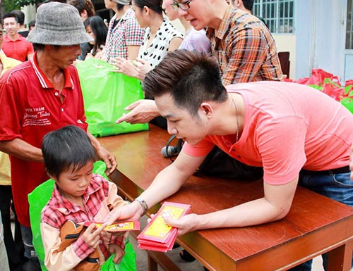 Duyên Anh chiều khán giả miền Tây - 13