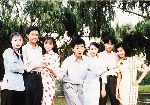 Tân dòng sông ly biệt lộ ảnh “nhắng nhít” - 2