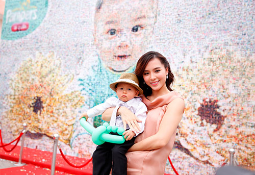 Thiên Lý lần đầu đưa quý tử đi sự kiện - 8