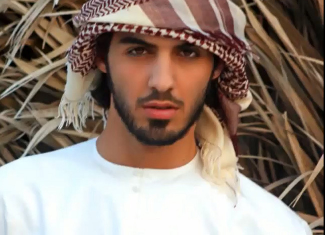 Sau khi nổi tiếng khắp thế giới với vụ việc bị trục xuất vì quá đẹp trai này, cuộc sống của chàng trai 25 tuổi Omar Borkan Al Gala đã thay đổi chóng mặt.
