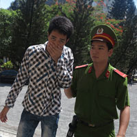 Pháp luật - Bị đâm chết vì trả thù cho bạn