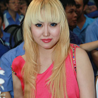 Ca nhạc - MTV - Phi Thanh Vân nõn nà đi từ thiện