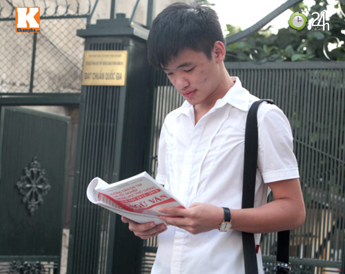 Chùm ảnh: Thí sinh thi TN môn đầu tiên - 6