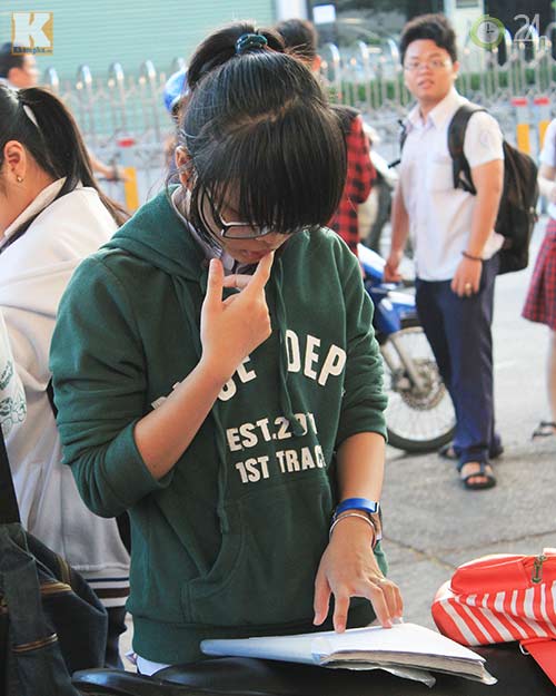 Chùm ảnh: Thí sinh thi TN môn đầu tiên - 6