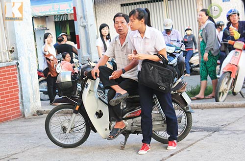 Chùm ảnh: Thí sinh thi TN môn đầu tiên - 7