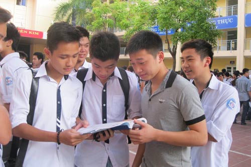 Gần 1 triệu sĩ tử thi tốt nghiệp môn Văn - 1