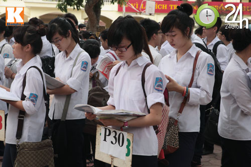 Chùm ảnh: Thí sinh thi TN môn đầu tiên - 7