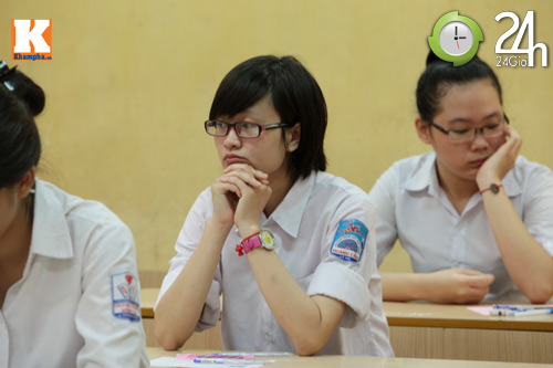 Chùm ảnh: Thí sinh thi TN môn đầu tiên - 9