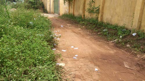 Thi Ngữ Văn: Thí sinh vẫn mang theo "phao" - 11