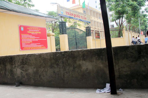 Thi Ngữ Văn: Thí sinh vẫn mang theo "phao" - 7