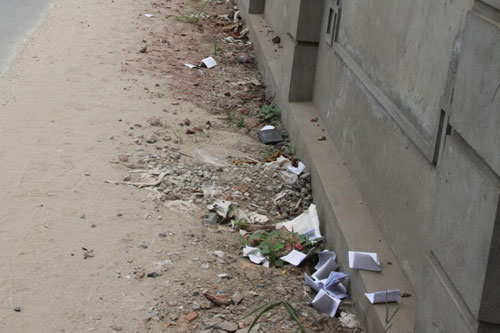 Thi Ngữ Văn: Thí sinh vẫn mang theo "phao" - 9