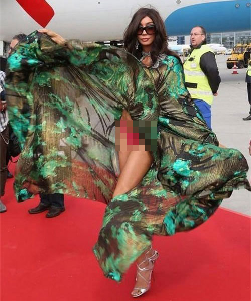 Người đẹp thời nay còn biết thẹn thùng? - 7