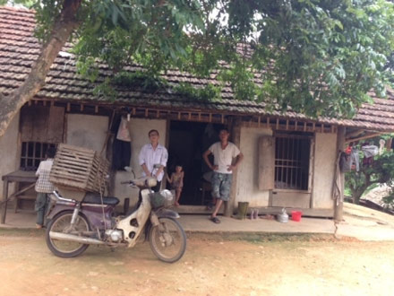 Tai ương giáng xuống mái tranh nghèo - 2