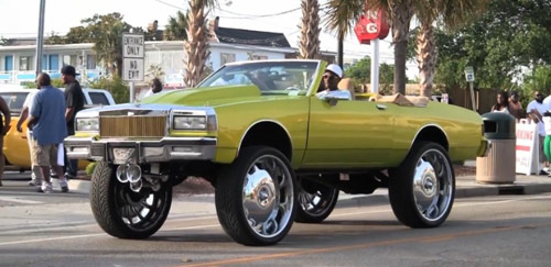 Chevrolet Caprice ‘độ’ ngạo nghễ diễu phố - 1