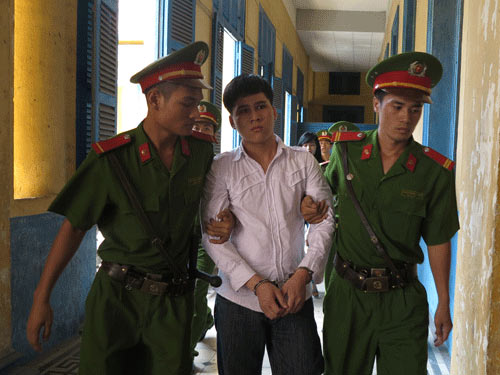 Thi nhau mong được... tử hình! - 5